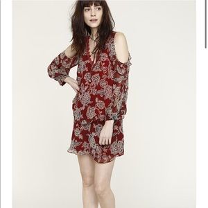 Heartloom floral cold shoulder boho dress in large